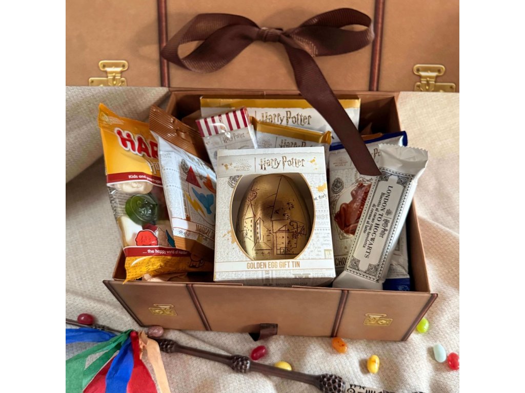 Harry Potter Ajándékcsomag Húsvéti Ajándék — roxforti kuffer Arany Tojással és édességekkel