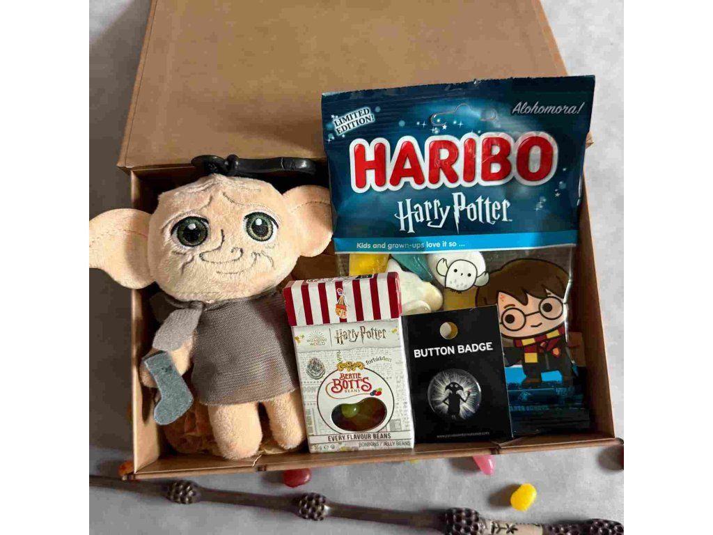 Dobby ajándékcsomag – nyitott bőrönd